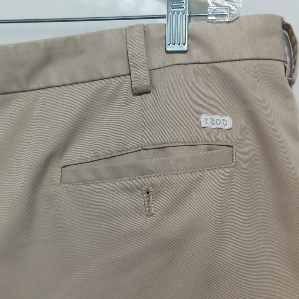 IZOD Golf Shorts Size 40
